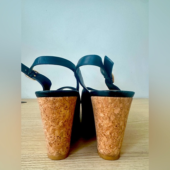 Stuart Weitzman ‘Rinna’ Wedge Sandal, size 9 - Picture 6 of 6